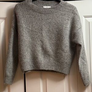 Vince 100% cashmere sweater. Heather Gray  in color. Size extra small.